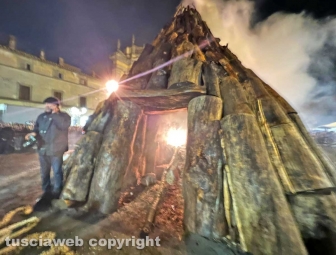 Bagnaia - L’accensione del focarone di Sant’Antonio