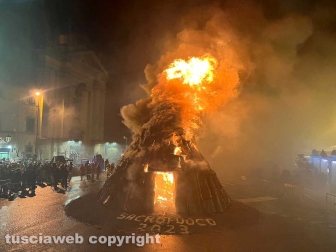 Bagnaia - L’accensione del focarone di Sant’Antonio