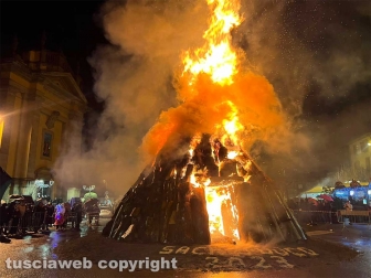 Bagnaia - L’accensione del focarone di Sant’Antonio