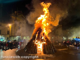 Bagnaia - L’accensione del focarone di Sant’Antonio