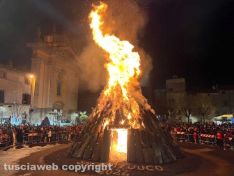 Bagnaia - Il focarone di S. Antonio