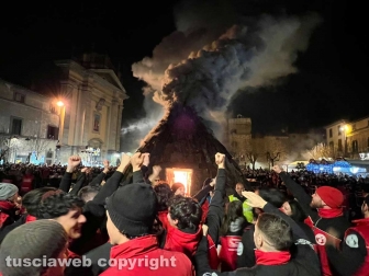 Bagnaia - Il focarone di S. Antonio