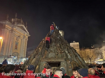Bagnaia - Il focarone di S. Antonio