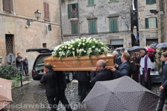 Capranica - Il funerale di Ambra e del figlioletto Mirko