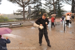 Capranica - Candele accese per Asia