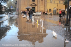 Capranica - Candele accese per Asia