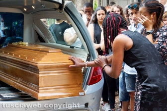 Il funerale di Joshua