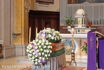 Il funerale di nonna Pasqualina