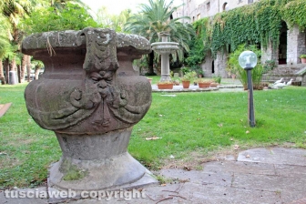 Il giardino e i sotterranei del Paradosso