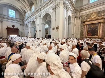 Viterbo - Il giro delle sette chiese dei facchini di santa Rosa