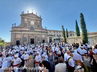 Viterbo - Il giro delle sette chiese dei facchini di santa Rosa