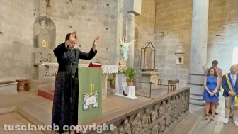 Viterbo - Il giro delle sette chiese dei facchini di santa Rosa