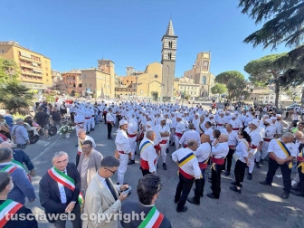 Viterbo - Il giro delle sette chiese dei facchini di santa Rosa