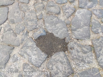 Il lastricato di Roccalvecce