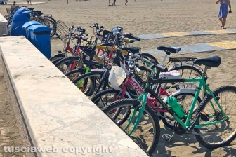 Tarquinia - Il lido a Ferragosto
