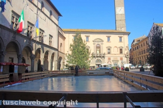 Il mercatino di piazza dei caduti