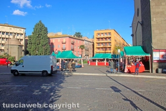 Il mercatino di piazza dei caduti