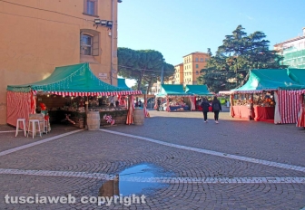 Il mercatino di piazza dei caduti