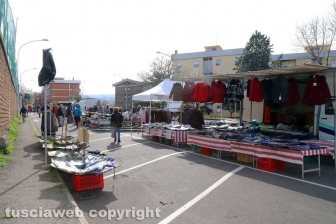 Viterbo - Il mercato del sabato al Carmine