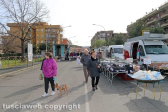 Viterbo - Il mercato del sabato al Carmine