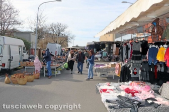Viterbo - Il mercato del sabato al Carmine