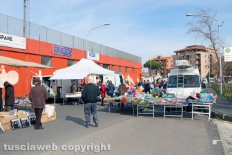 Viterbo - Il mercato del sabato al Carmine