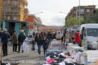 Viterbo - Il mercato del sabato al Carmine