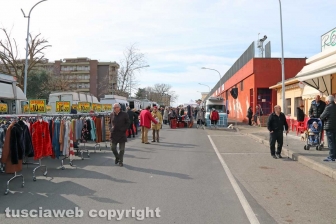 Viterbo - Il mercato del sabato al Carmine