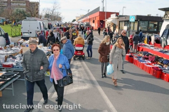 Viterbo - Il mercato del sabato al Carmine