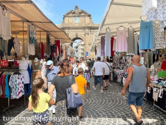 Viterbo - Il mercato del sabato torna a piazza della Rocca