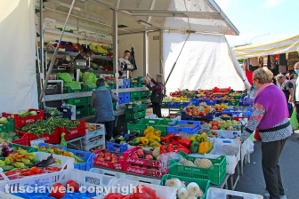 Il mercato del sabato al Carmine