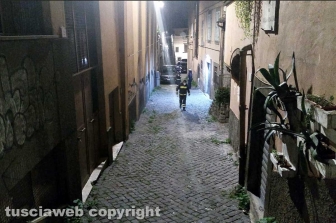 Viterbo - Calcinacci giù dal cinema Metropolitan