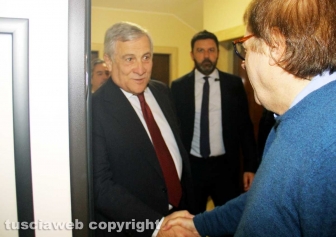 Antonio Tajani nella sede di Tusciaweb con il direttore Carlo Galeotti