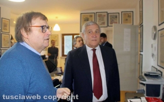 Antonio Tajani nella sede di Tusciaweb con il direttore Carlo Galeotti
