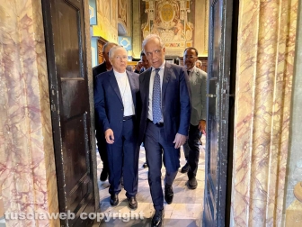 Viterbo - Il ministro dell’Interno Matteo Piantedosi col vescovo Orazio Francesco Piazza