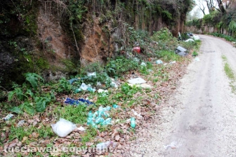 Il monnezzaio di strada Riello