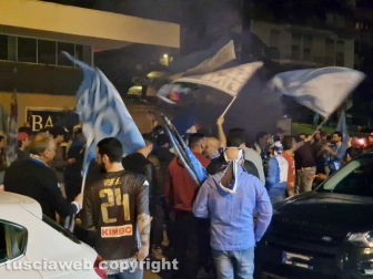Viterbo - Il Napoli è campione d'Italia, al Sacrario scatta la festa scudetto