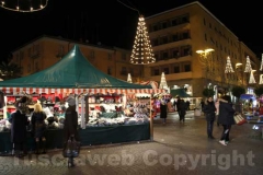 Il Natale illumina il centro