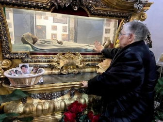 Il nuovo vescovo Piazza in visita a Santa Rosa, alla Quercia, al carcere e a Villa Rosa