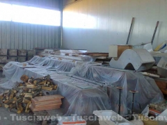 Il palco del Papa tra topi ed escrementi