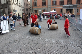 Il palio delle botti rivive a piazza del Comune
