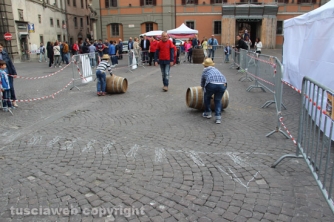 Il palio delle botti rivive a piazza del Comune
