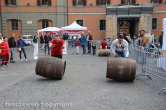 Il palio delle botti rivive a piazza del Comune