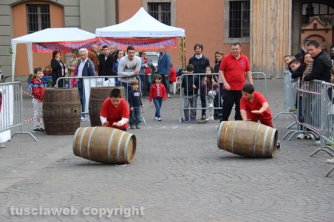 Il palio delle botti rivive a piazza del Comune