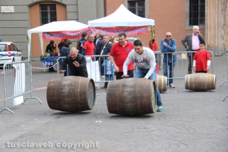 Il palio delle botti rivive a piazza del Comune
