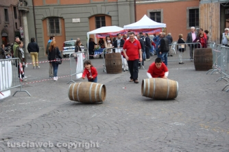 Il palio delle botti rivive a piazza del Comune