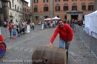 Il palio delle botti rivive a piazza del Comune
