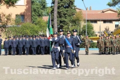 Il passaggio di consegne alla scuola marescialli Am