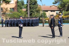 Il passaggio di consegne alla scuola marescialli Am