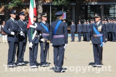 Il passaggio di consegne alla scuola marescialli Am